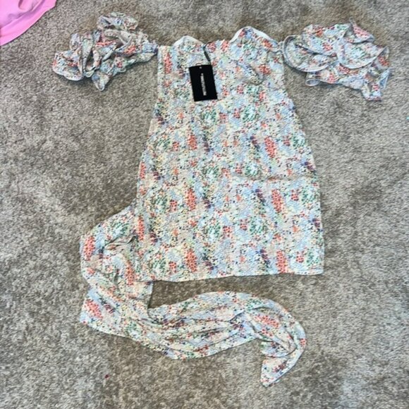 NWT PrettyLittleThing Bardot Draped Bodycon Dress Ditsy Floral Size 4 - Picture 8 of 13